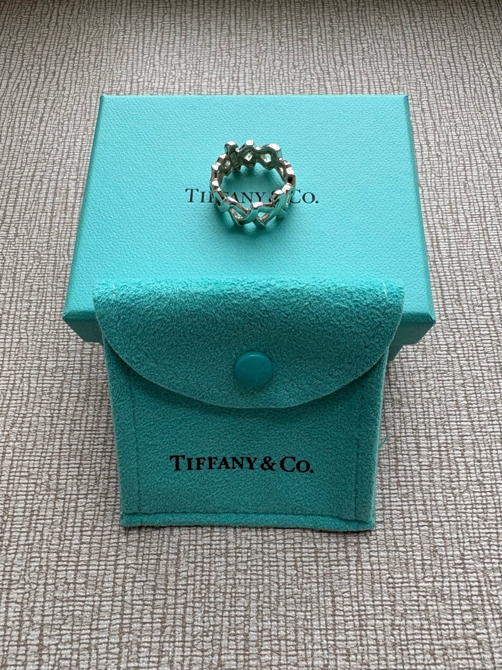 TIFFANY & CO. Paloma Picasso Size 6 XOXO Hugs Kisses Love Sterling Silver Ring